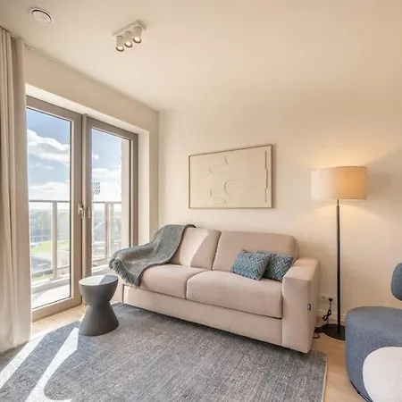Modern With Stunning Terrace & Views Lägenhet *