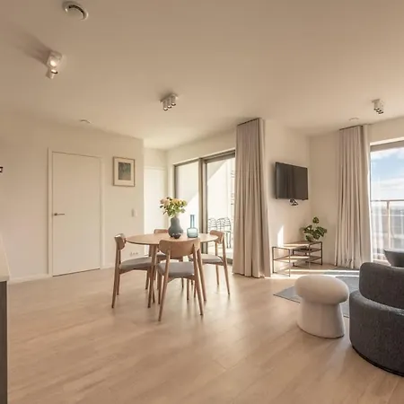 Modern With Stunning Terrace & Views Oostende