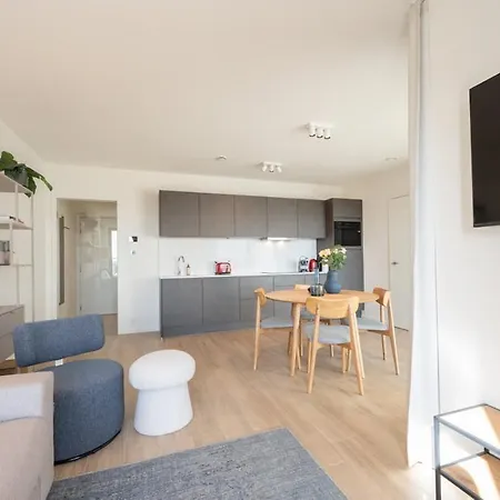 Modern With Stunning Terrace & Views Oostende